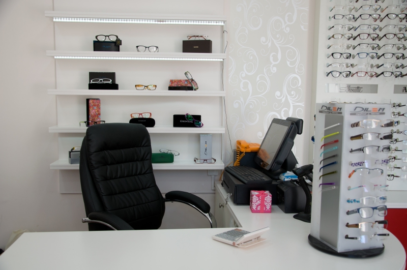 opticien-BIOT-min_spectacle-office-furniture-room-interior-design-design-809392-pxhere.com